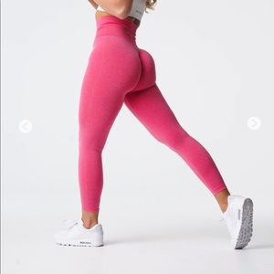 HOT PINK NVGTN LEGGINGS